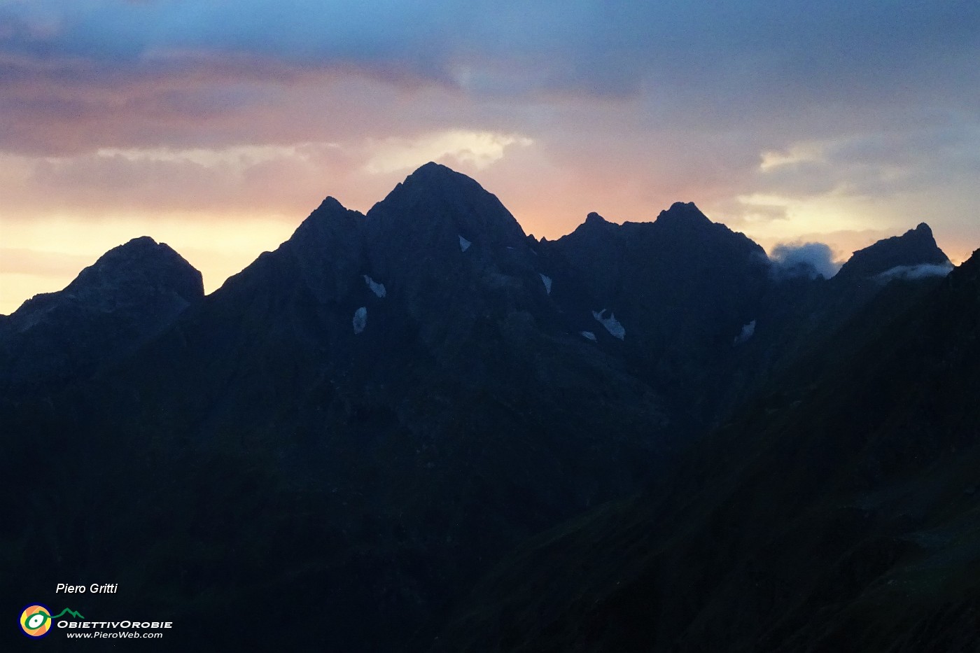 37 Tramonto verso il Pizzo del Diavolo.JPG